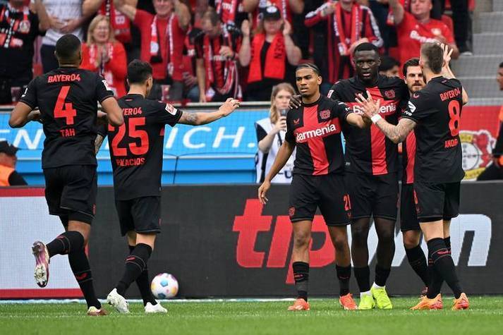 拜仁慕尼黑客场取得胜利保持领跑的简单介绍